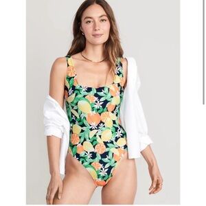 NWT Old Navy Twist-Back Cutout One-Piece Swimsuit